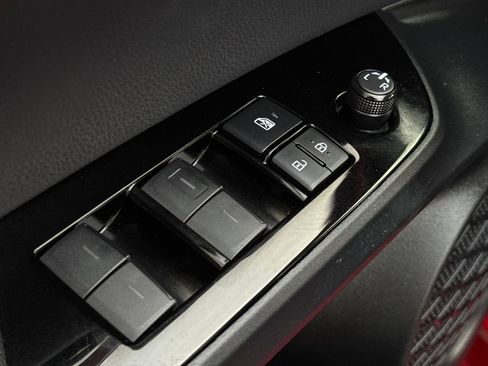 Certified 2019 Toyota Prius XLE AWD/4WD image 11