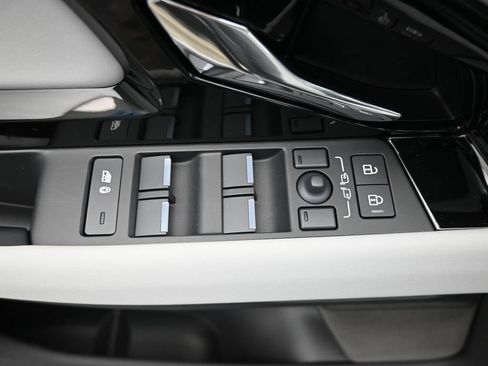 New 2026 Land Rover Range Rover Evoque Dynamic SE AWD/4WD image 19