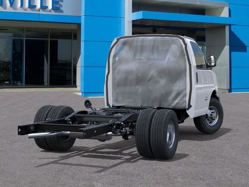 New 2026 Chevrolet Express 3500 w/ Power Convenience Package RWD image 4