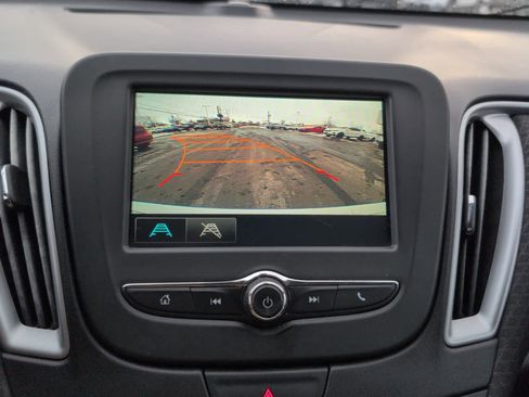 Used 2017 Chevrolet Malibu LS image 28