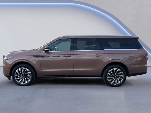 Used 2025 Lincoln Navigator L Black Label AWD/4WD image 6