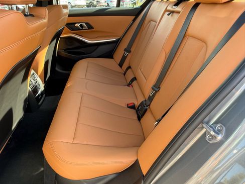 Used 2025 BMW 330i Sedan w/ Premium Package image 32