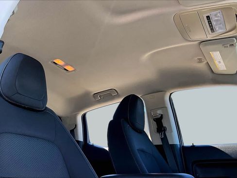 Used 2016 Chevrolet Colorado LT w/ LT Convenience Package RWD image 13