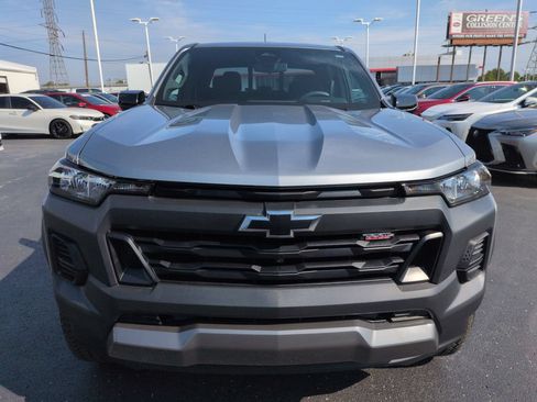Used 2024 Chevrolet Colorado Trail Boss w/ Technology Package AWD/4WD image 8