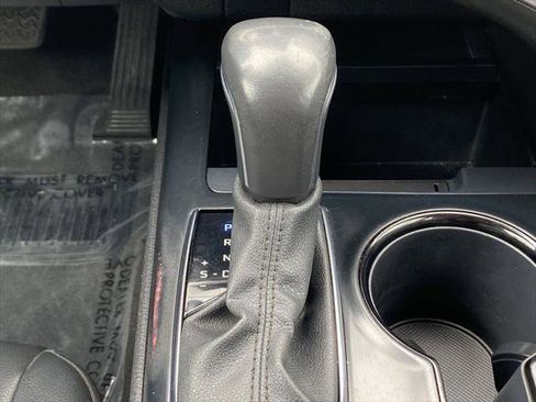 Certified 2020 Toyota Camry SE FWD image 34