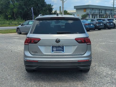Certified 2023 Volkswagen Tiguan SE w/ Panoramic Sunroof Package FWD image 6