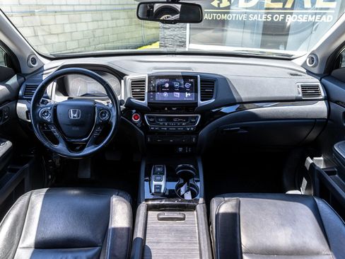Used 2017 Honda Pilot Touring image 34