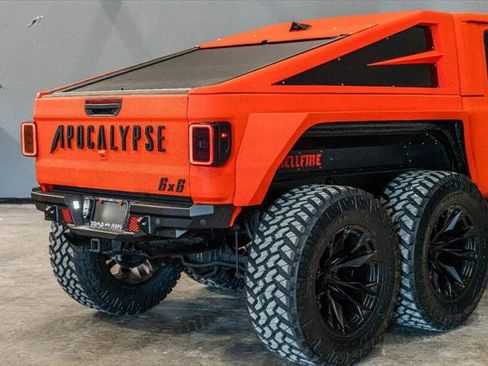 Used 2023 Jeep Gladiator Sport image 7