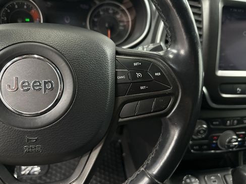 Used 2020 Jeep Cherokee Trailhawk w/ Comfort/Convenience Group image 18