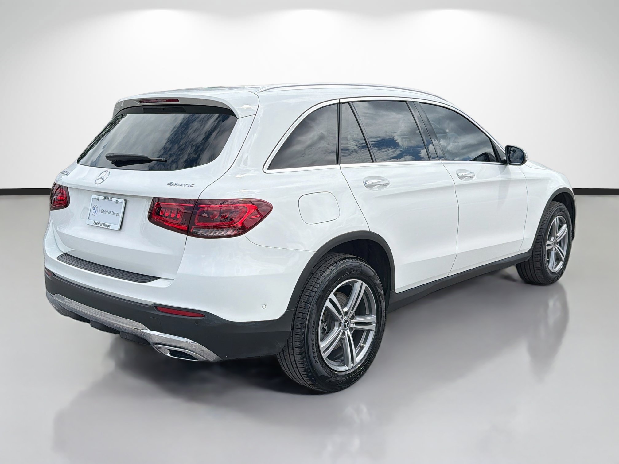 Used 2022 Mercedes-Benz GLC 300 4MATIC image 3