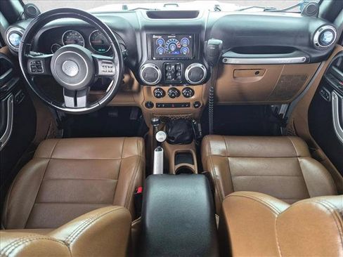 Used 2012 Jeep Wrangler Unlimited Rubicon w/ Connectivity Group AWD/4WD image 18