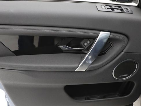 Used 2023 Land Rover Discovery Sport S image 15