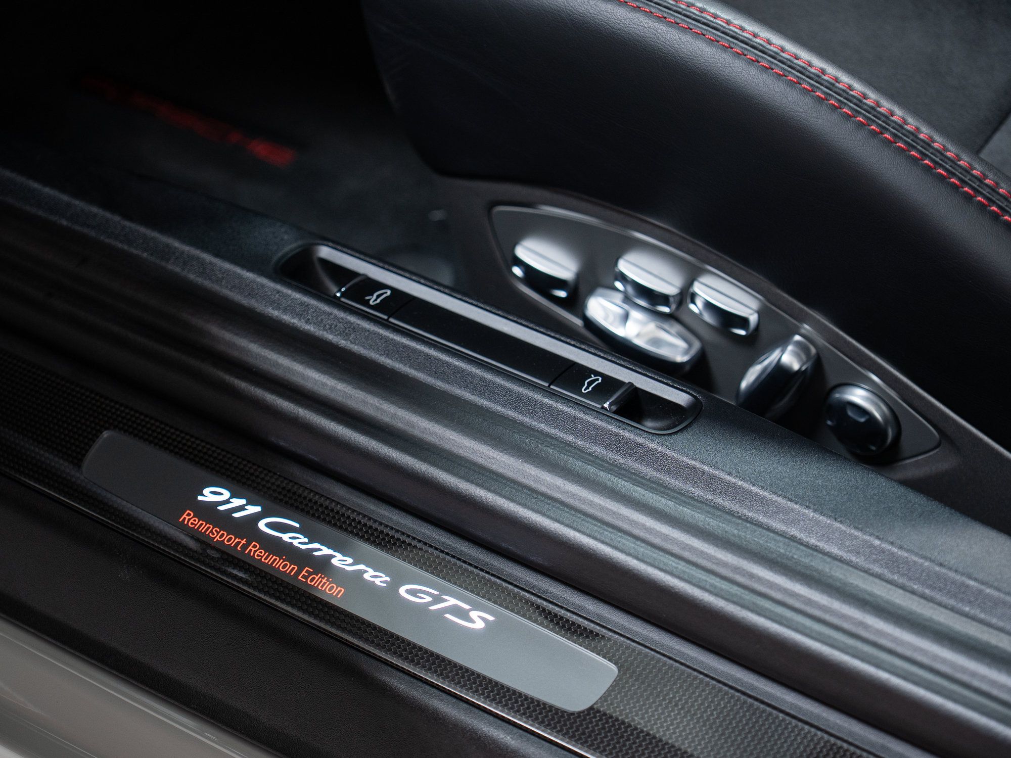Certified 2016 Porsche 911 Carrera GTS RWD image 18