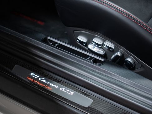 Certified 2016 Porsche 911 Carrera GTS RWD image 18