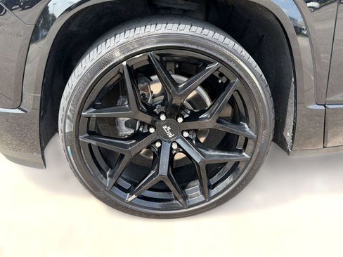Certified 2023 GMC Acadia Denali w/ Black Diamond Edition FWD image 13