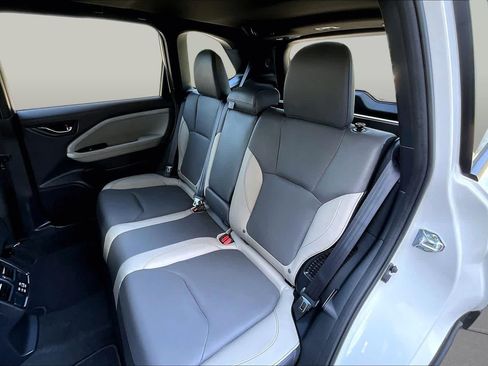 Used 2025 Subaru Forester Limited AWD/4WD image 21