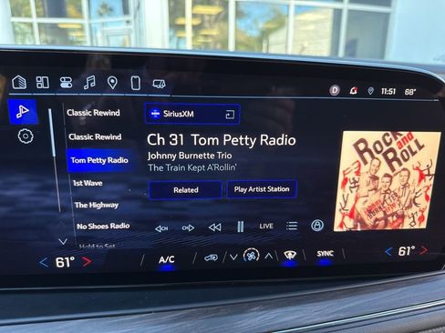 Used 2025 Chevrolet Suburban LS image 30