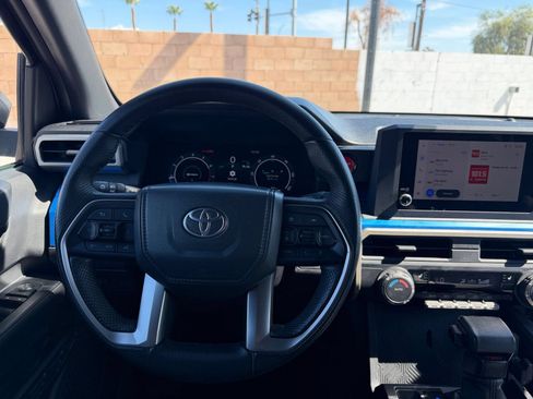 Used 2025 Toyota Tacoma TRD Off-Road AWD/4WD image 27