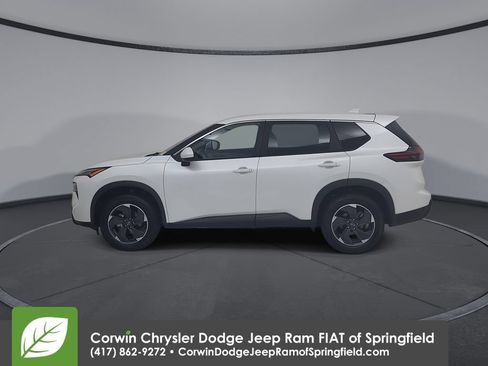 Used 2025 Nissan Rogue SV AWD/4WD image 9