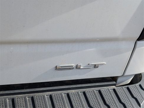 Used 2022 GMC Sierra 1500 SLT image 12