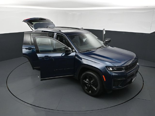 New 2026 Jeep Grand Cherokee Limited w/ Limited Altitude Package AWD/4WD image 28