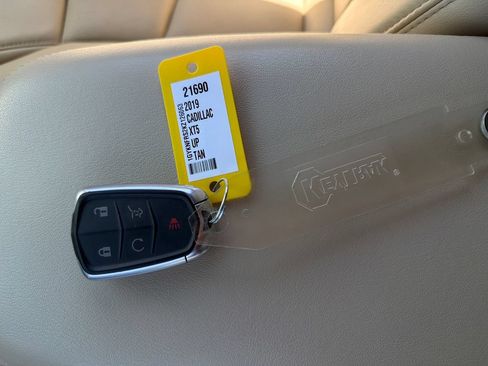 Used 2019 Cadillac XT5 Premium Luxury AWD/4WD image 28