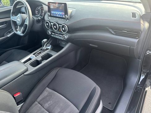 Used 2025 Nissan Sentra SR FWD image 40
