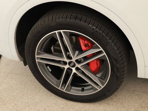 Certified 2025 Audi Q5 e Premium Plus w/ Premium Plus Package image 32