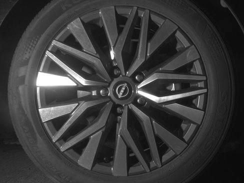 Used 2025 Nissan Altima 2.5 SV FWD image 13