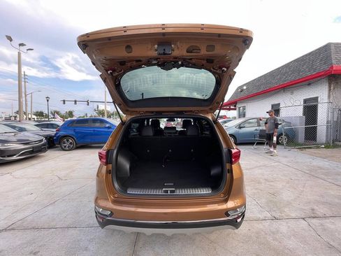 Used 2020 Kia Sportage S w/ S FWD Sunroof Package image 13