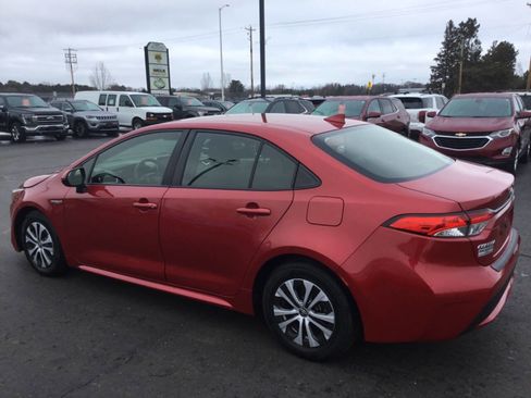 Used 2020 Toyota Corolla LE image 3