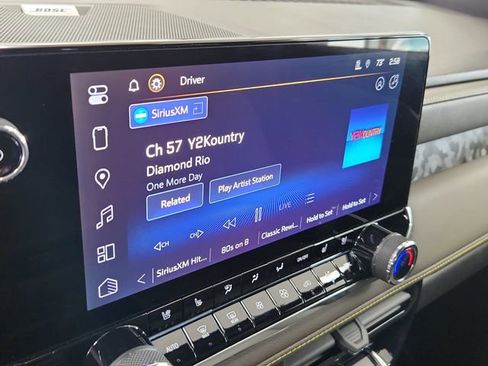 Used 2025 Chevrolet Colorado ZR2 w/ Technology Package image 24