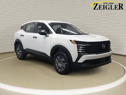 New 2026 Nissan Kicks S FWD image 3