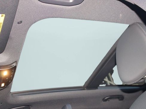Used 2026 Mercedes-Benz GLC 300 image 16