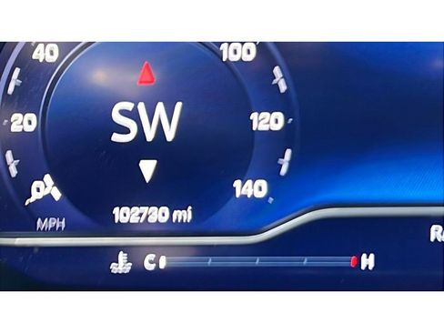 Used 2022 Chevrolet Tahoe LT w/ Luxury Package image 16