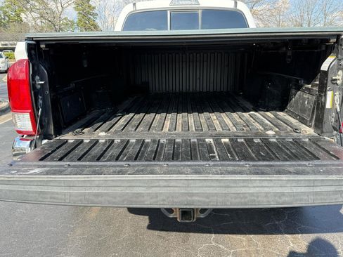 Used 2017 Toyota Tacoma SR5 w/ Tow Package image 19