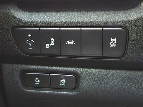 Used 2022 Kia Niro EX image 31