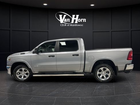 Used 2025 RAM 1500 Big Horn AWD/4WD image 4