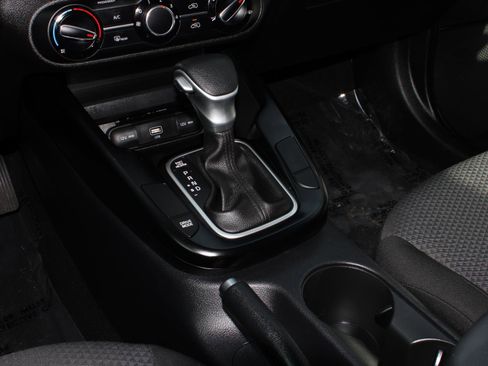 Used 2020 Kia Soul LX image 13