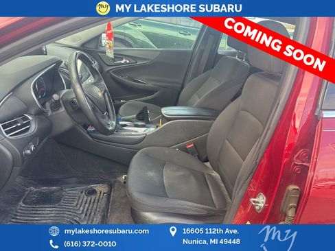 Used 2017 Chevrolet Malibu LT image 9