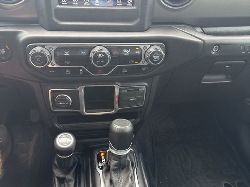Used 2023 Jeep Wrangler Unlimited Sport AWD/4WD image 22