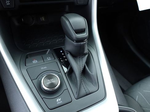 New 2025 Toyota RAV4 XLE image 7