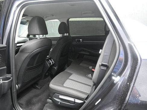 Used 2026 Kia Sorento LX FWD image 22