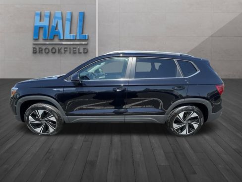 Used 2024 Volkswagen Taos SE AWD/4WD image 3