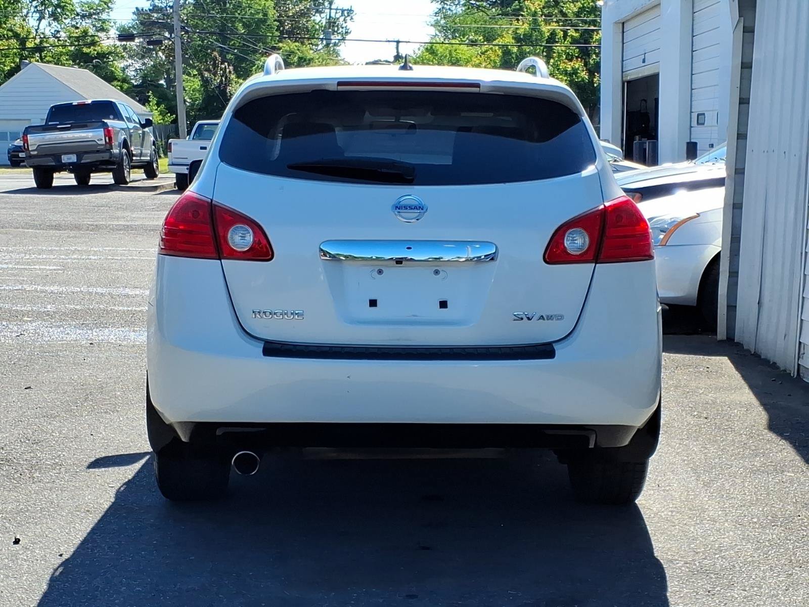 Used 2012 Nissan Rogue SV w/ Premium Pkg AWD/4WD image 4