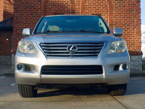 Used 2008 Lexus LX 570 4WD image 2