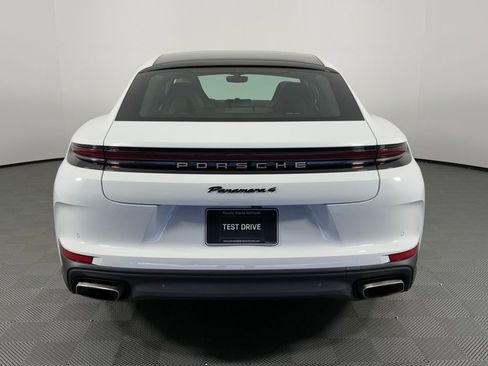 Certified 2025 Porsche Panamera 4 image 6