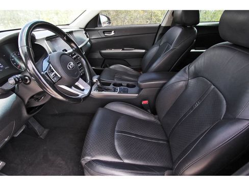 Used 2020 Kia Optima SE FWD image 9