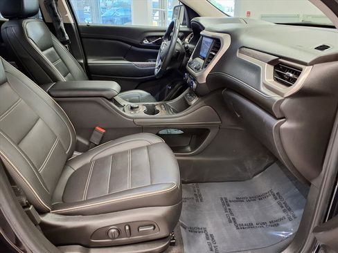 Used 2021 GMC Acadia Denali w/ Denali Technology Package image 10