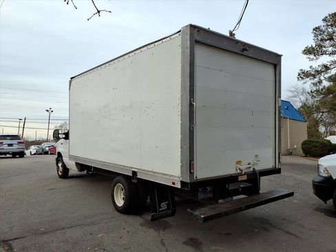 Used 2019 Ford E-350 and Econoline 350 Super Duty w/ Power Windows & Locks Group image 6